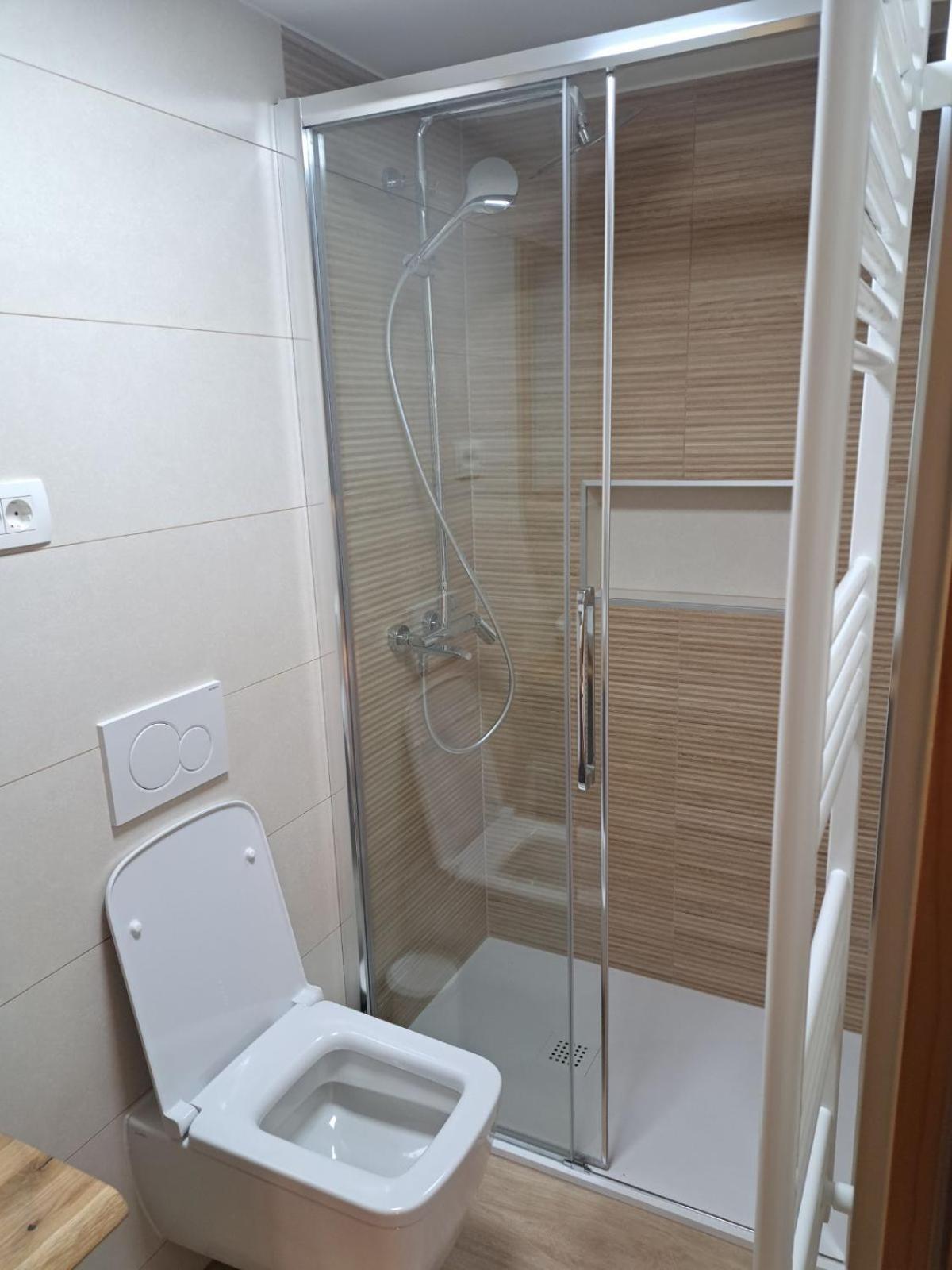 Vacation House Jurcek ราโดว์ลิตซา ภายนอก รูปภาพ