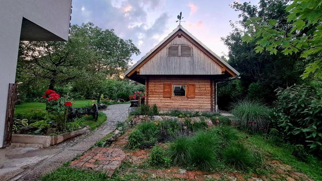 Vacation House Jurcek ราโดว์ลิตซา ภายนอก รูปภาพ